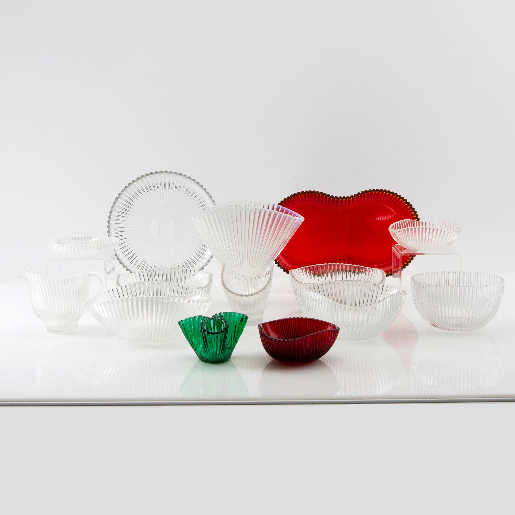 Arthur Percy, 34 pcs from the "Reffla" series for Gullaskruf, mid-20th century.