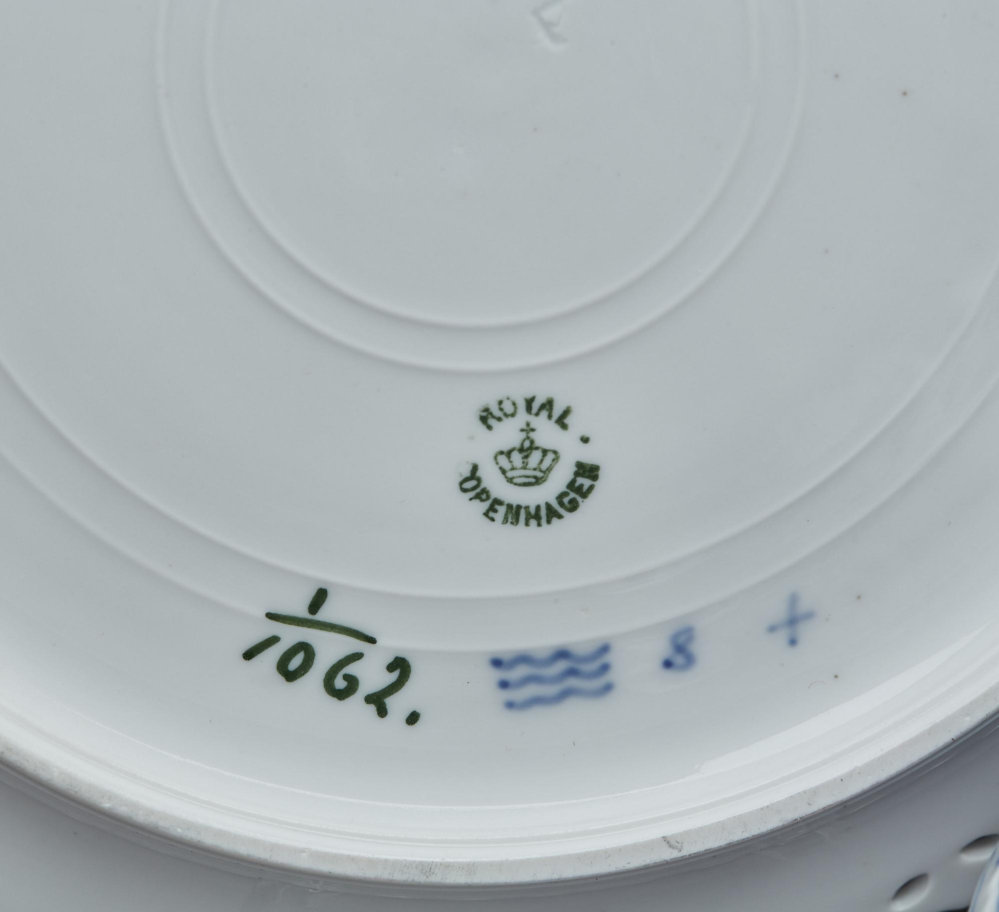 KAFFESERVIS, ca 28 dlr, Musselmalet, Royal Copenhagen, 1900-talets mitt, porslin.