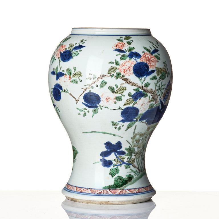 Vas, porslin. Qingdynastin, Kangxi (1662-1722).