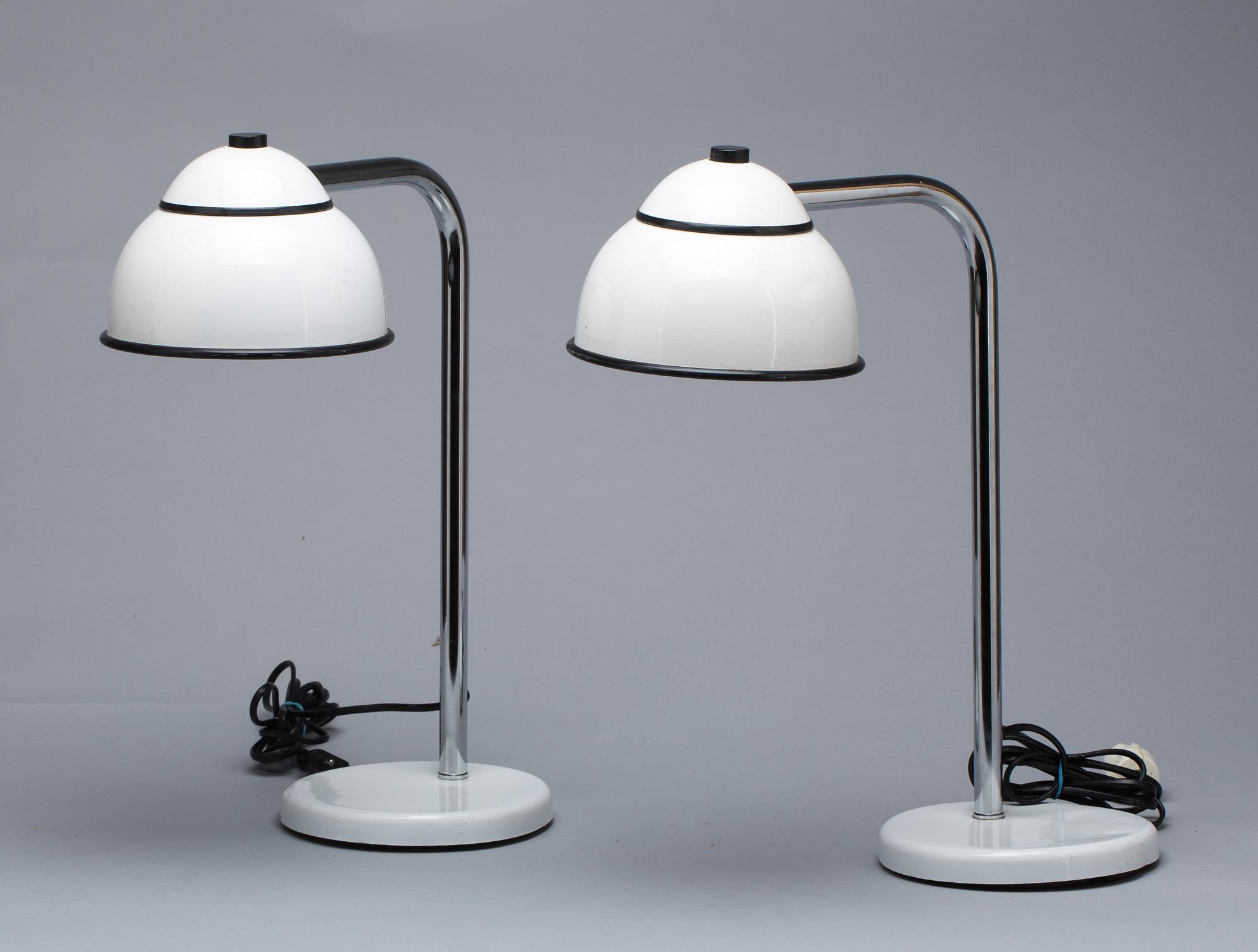 BORDSLAMPOR, ett par. Industridesign. 1900-tal.