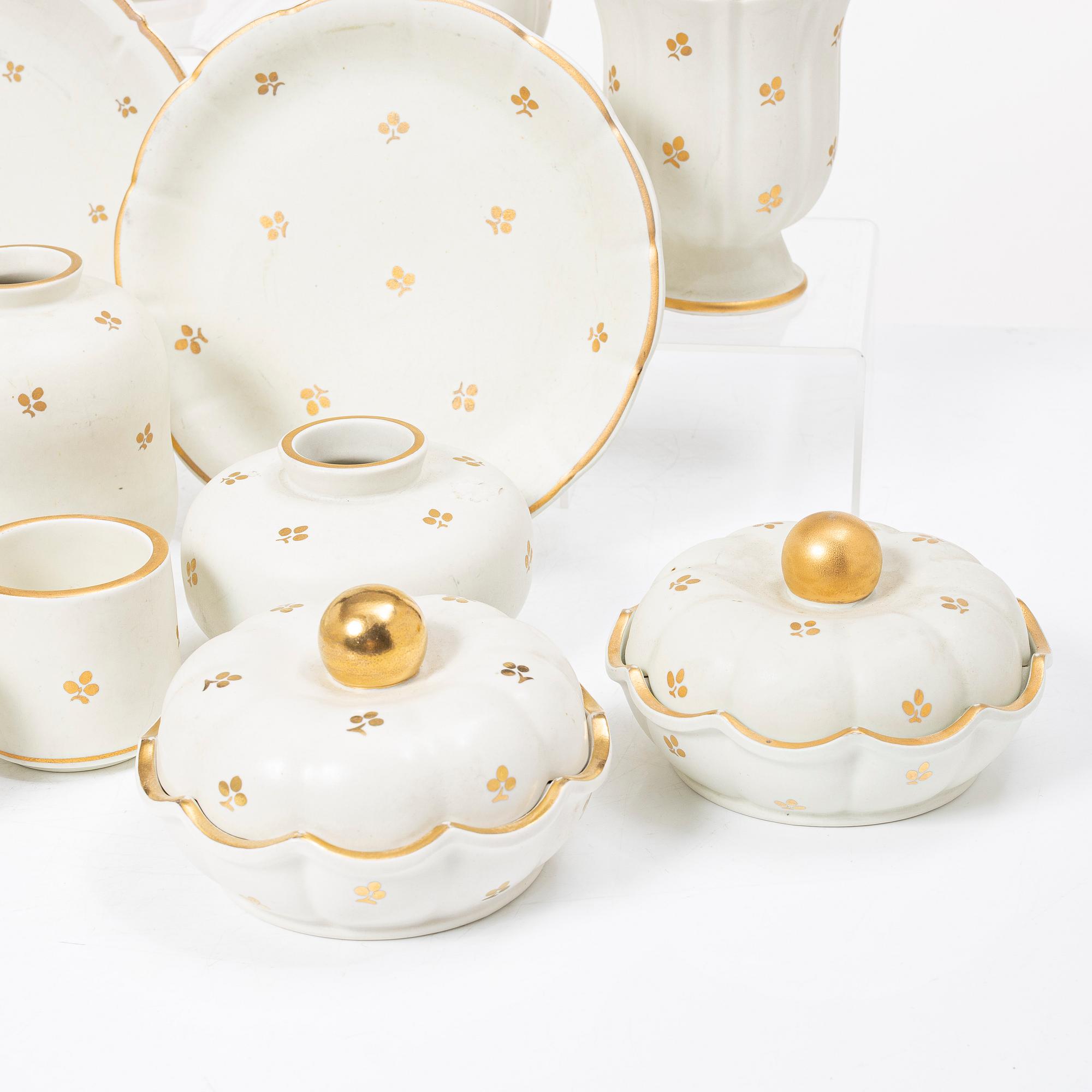 Wilhelm Kåge, a 53-piece ceramics collection 'Carrara', Gustavsberg.