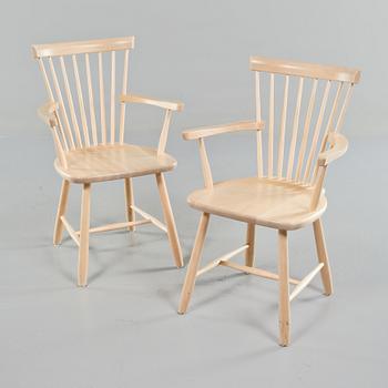 KARMSTOLAR, ett par, "Lilla Åland", Carl Malmsten, Stolab, 2013, formgiven 1939.