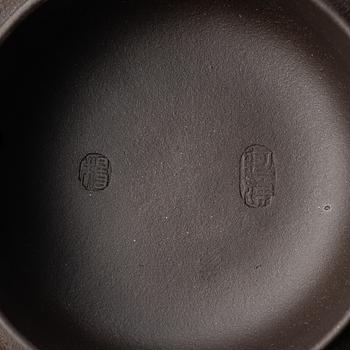 A Chinese yixing 'basket' teapot, 1990s.