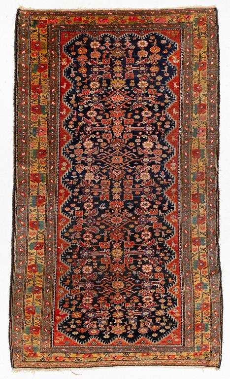 Rug, West Persian, ca 287 x 170 cm.