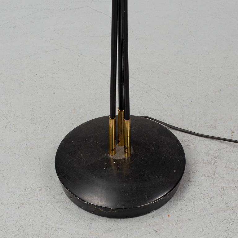 A 1950's standard light.