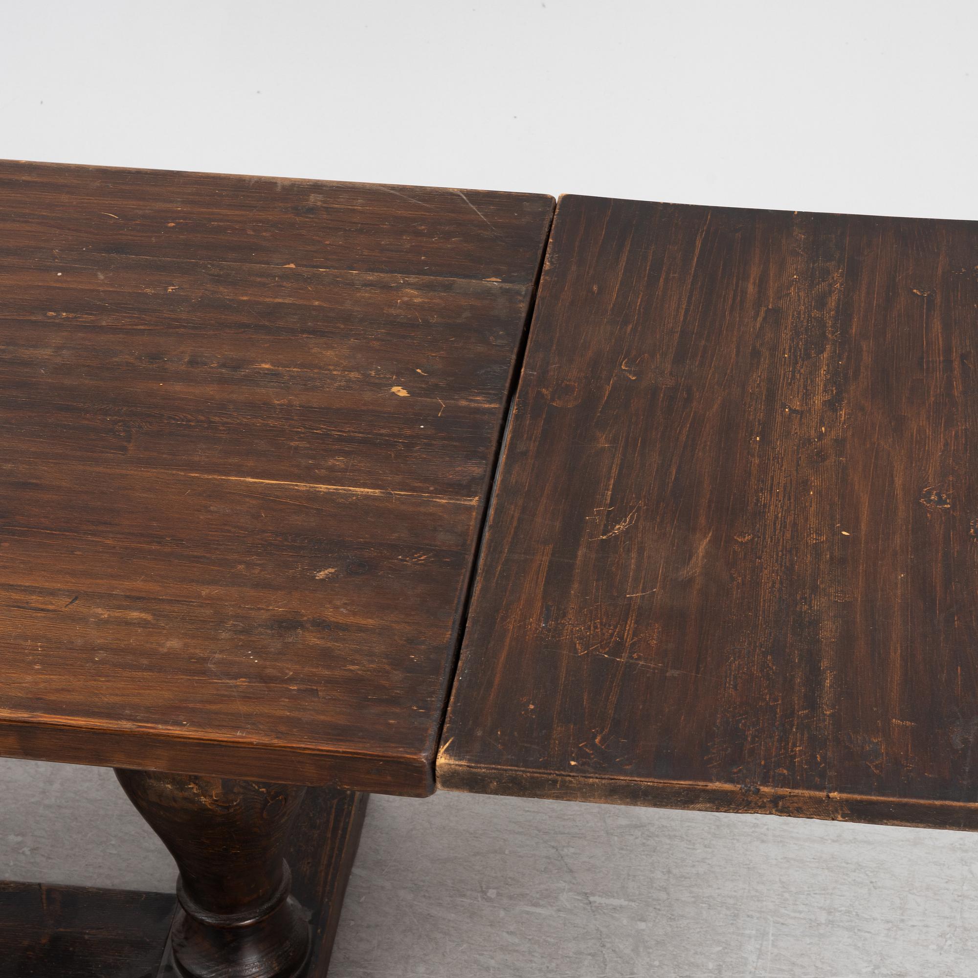 A Baroque dining table, first part of the 18th Century.