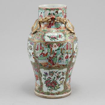 VAS, porslin, Kanton, Kina, omkring sekelskiftet 1800/1900.