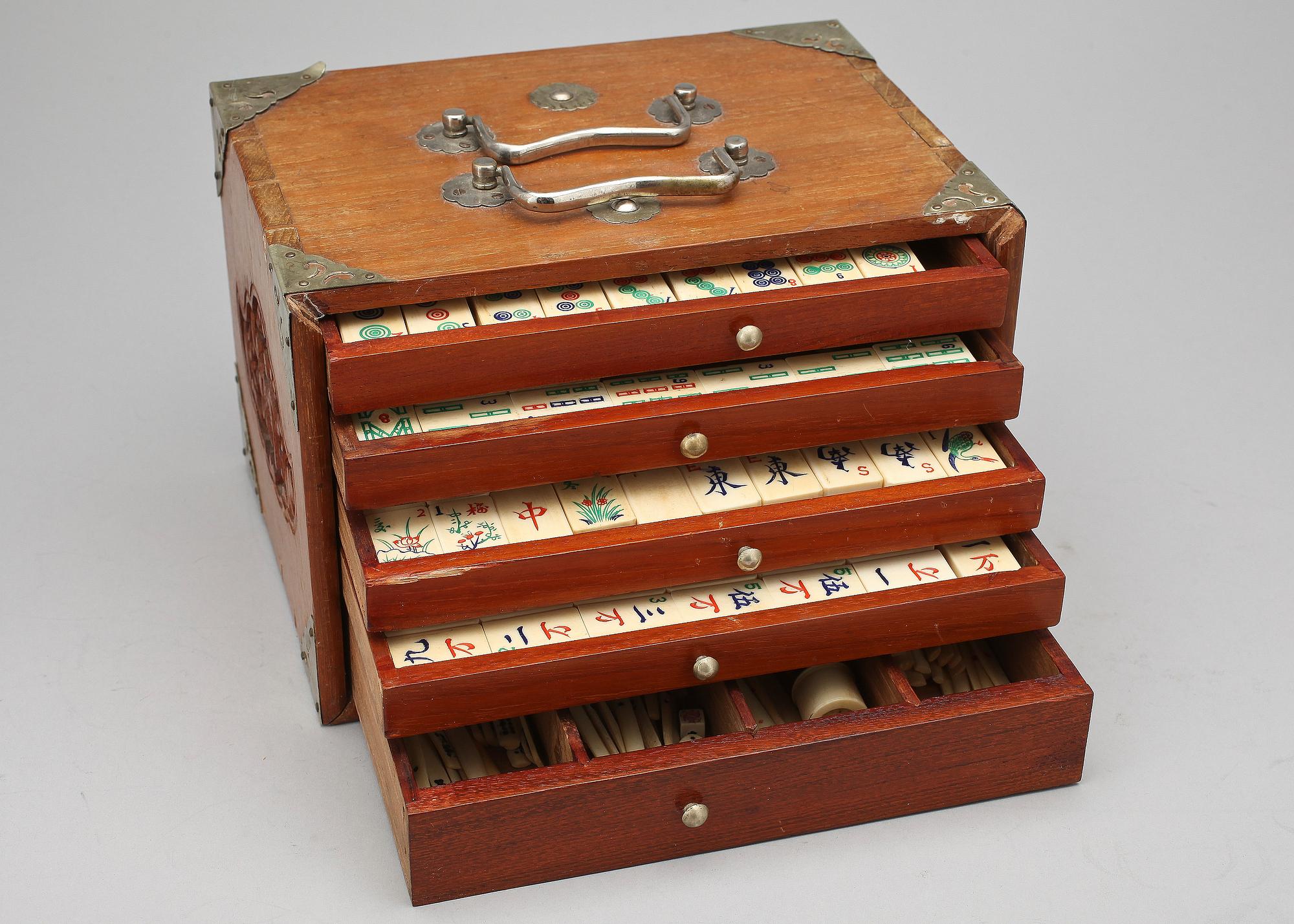 MAHJONGSPEL, 1900-talets första hälft.