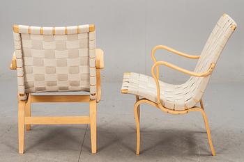 VILSTOLAR, ett par. "Eva", Bruno Mathsson, Dux, numrerad jubileumsutgåva 1994, brick- och stämpelmärkt.