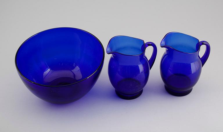 SKÅL OCH 2 KANNOR, glas, 1800-talets andra hälft.