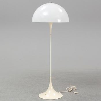 VERNER PANTON, golvlampa, "Pantella", Louis Poulsen, Danmark.