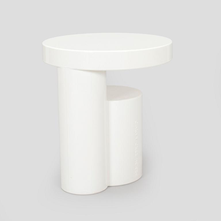 Eero Aarnio, pöytä "Piccolo", Artekno, 2010.