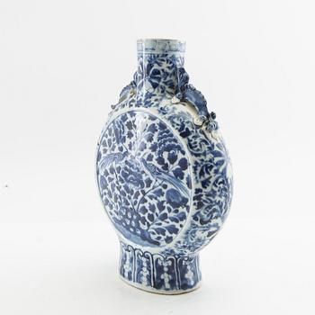 Pilgrim vase China circa 1900 porcelain.