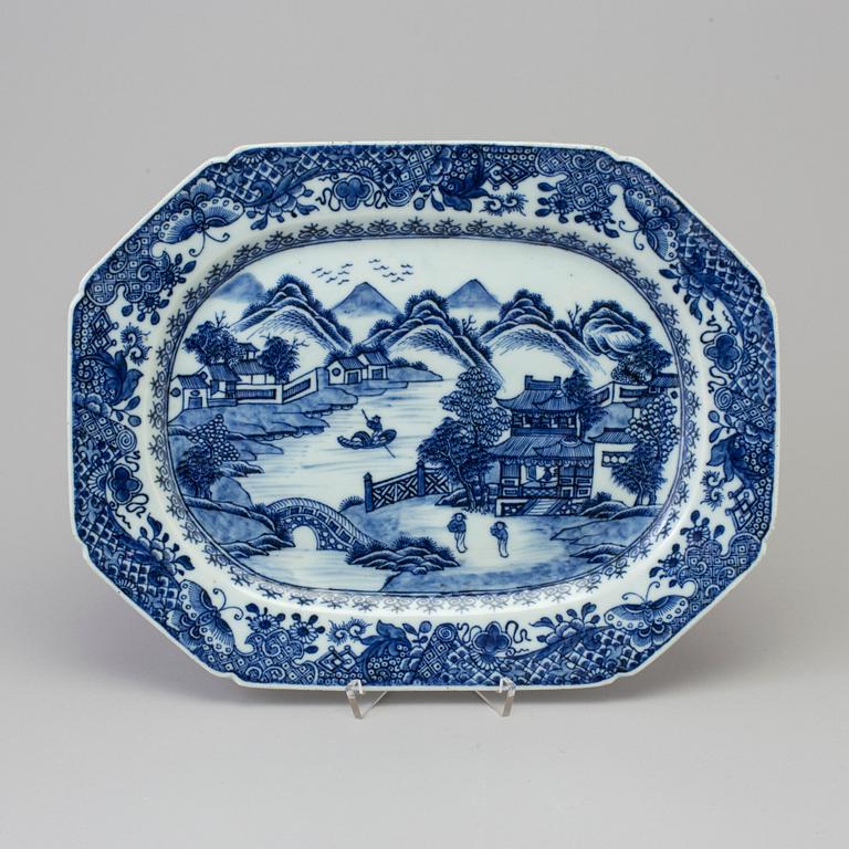 STEKFAT, kompaniporslin. Qingdynastin, Qianlong (1736-95).