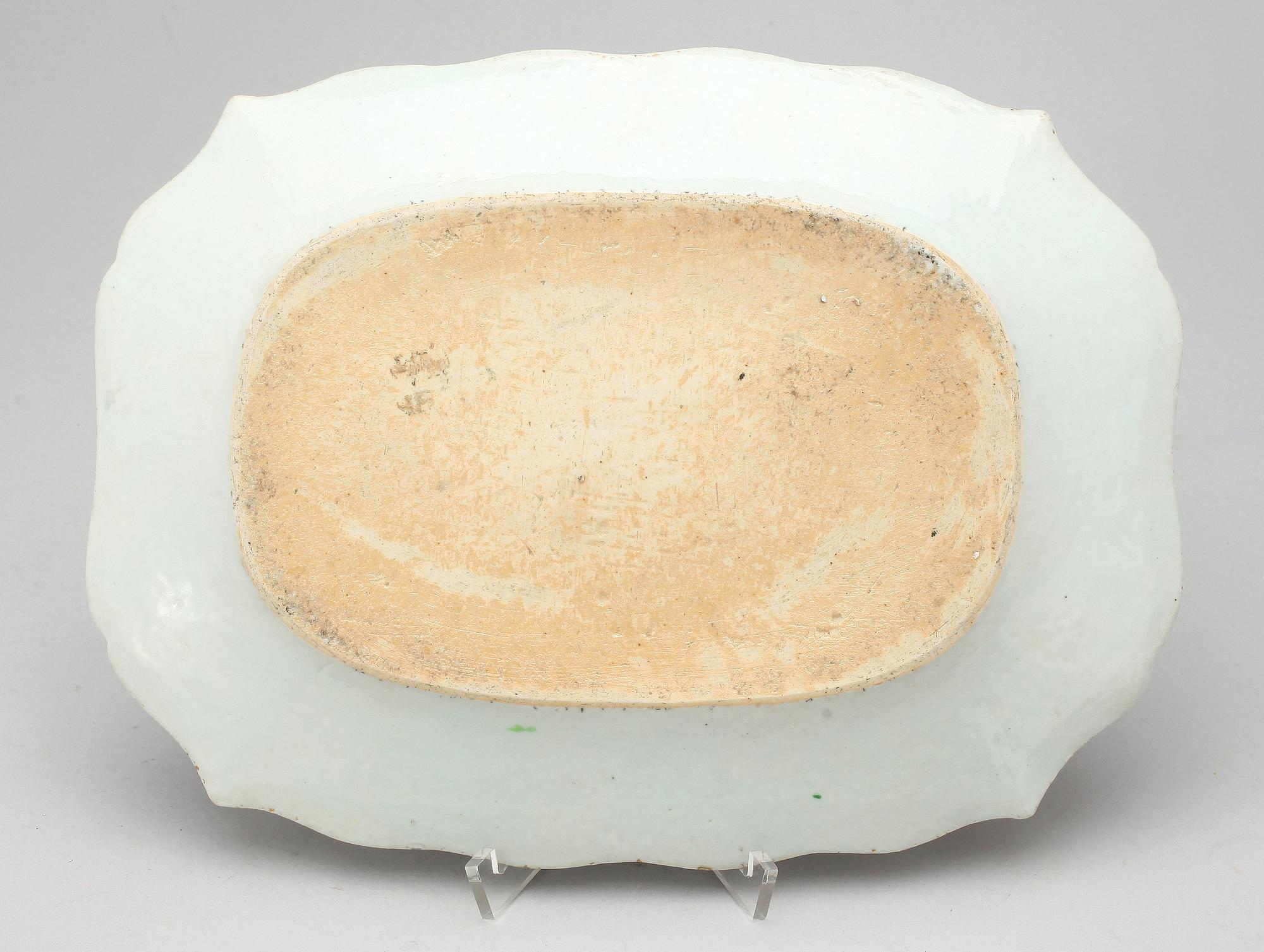 STEKFAT, porslin Qingdynastin Qianlong (1736-95).