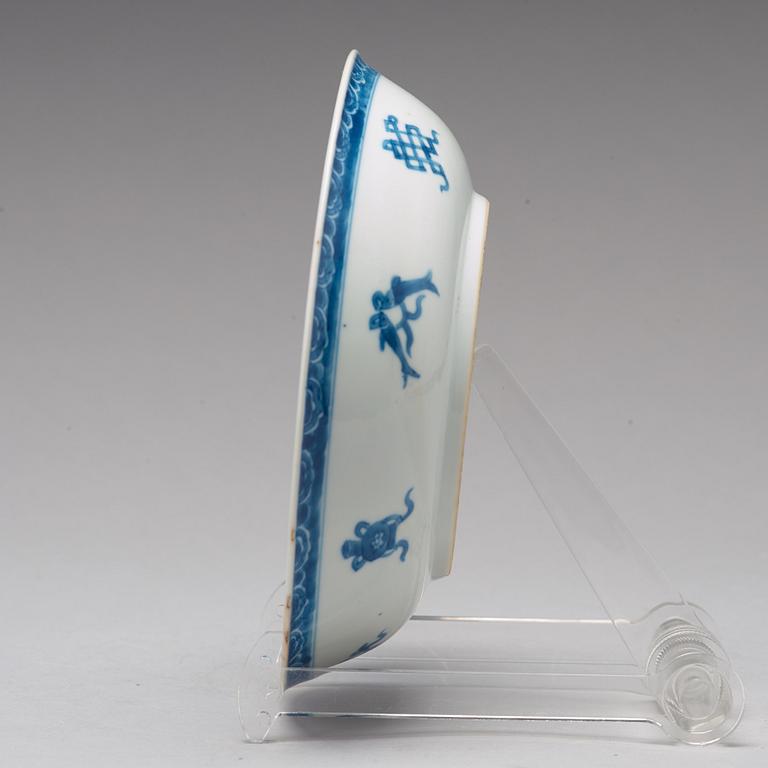 SKÅL, porslin. Qingdynastin, Kangxi (1662-1722).