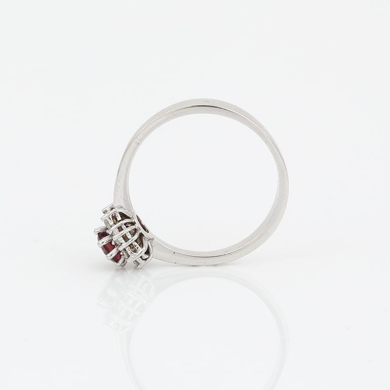 RING, 14K vitguld med fasettslipad turmalin och diamanter 0,15 ct. Vikt 2,5 gram.