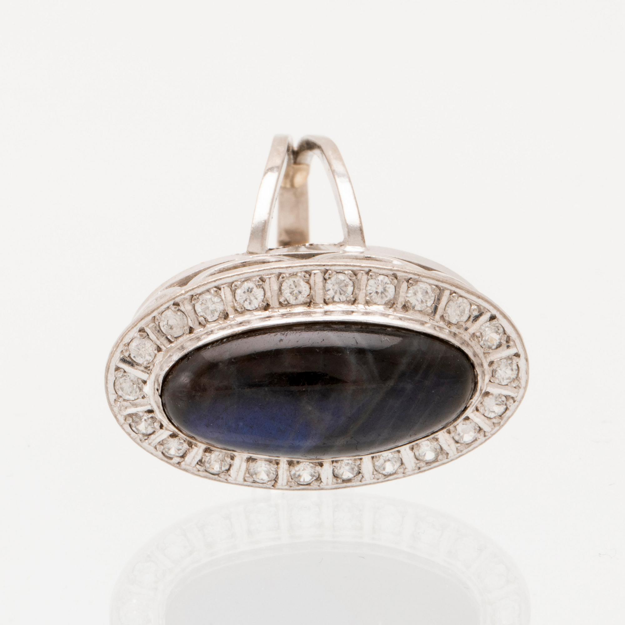 Elon Arenhill, Ring/Cocktail ring 18K white gold with cabochon-cut labradorite and antique-cut stones, Malmö 1975.