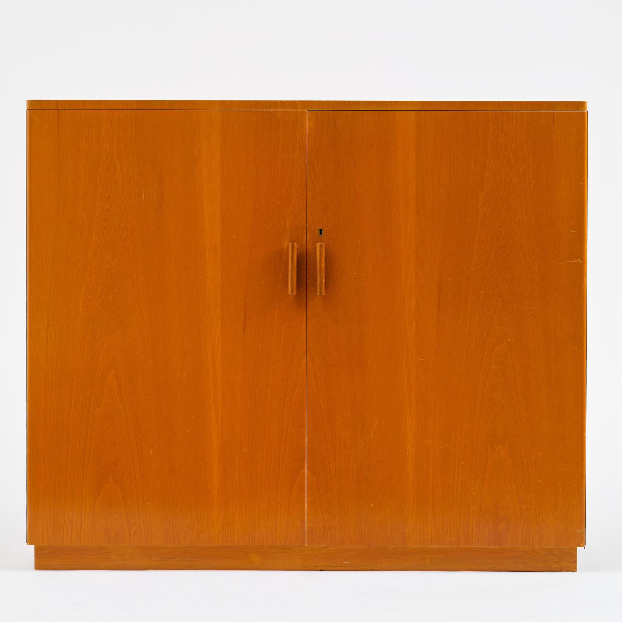 Nordiska Kompaniet, an elm veneered cabinet, Sweden, 1930s-40s.