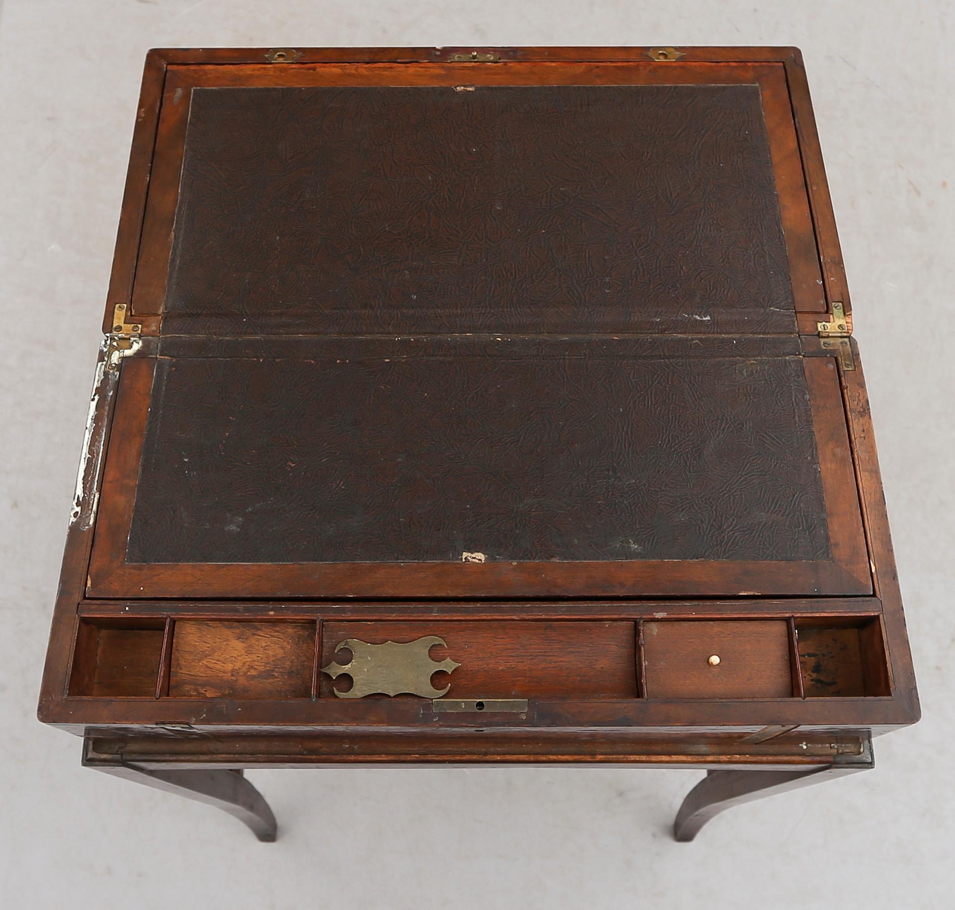 SKRIVSCHATULL, England, 1800-talets mitt.