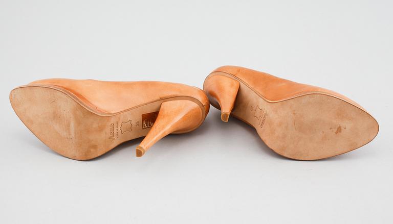 SKOR, Acne. Storlek 38.