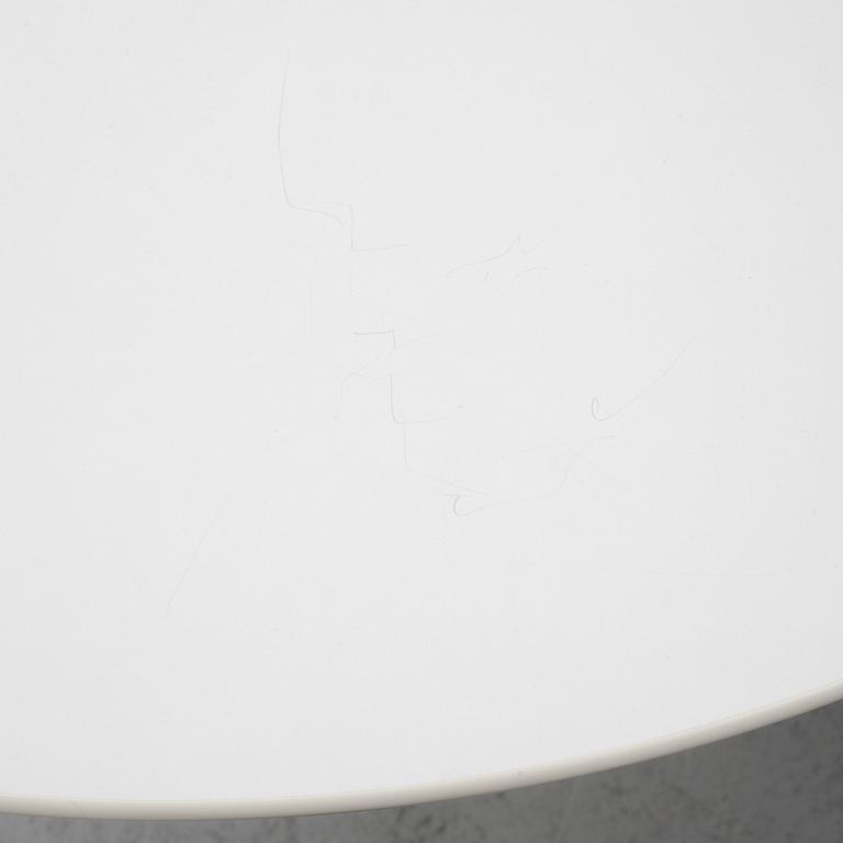 Eero Saarinen, a 'Tulip' dining table, Knoll International.