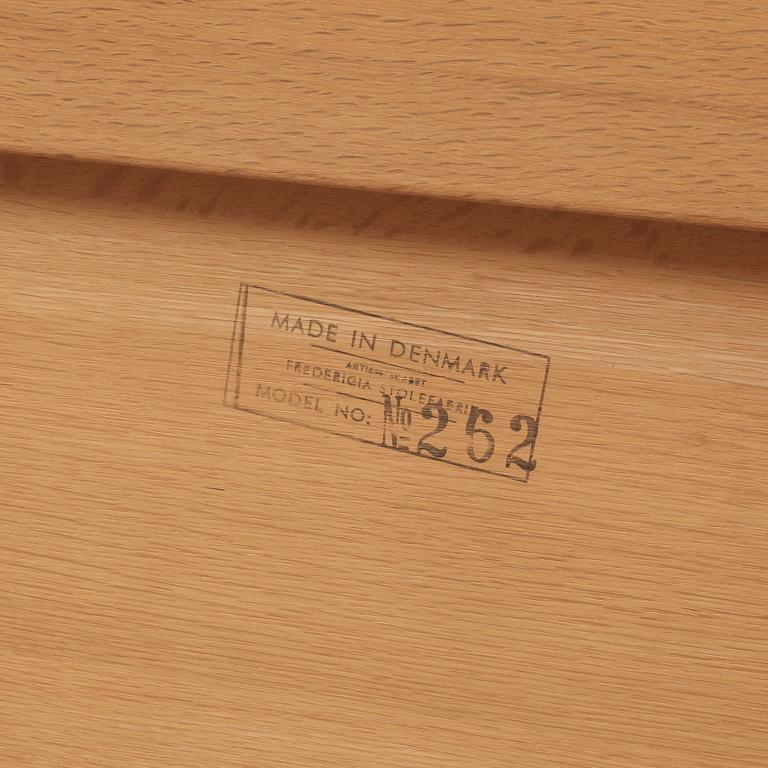 SOFFBORD, "262", Fredericia Stolefabrik, 1900-talets andra hälft.