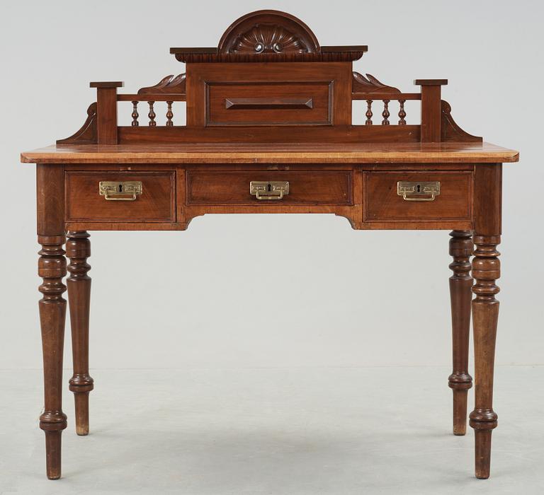 SKRIVBORD med UPPSATS, nyrenässans, tidigt 1900-tal.