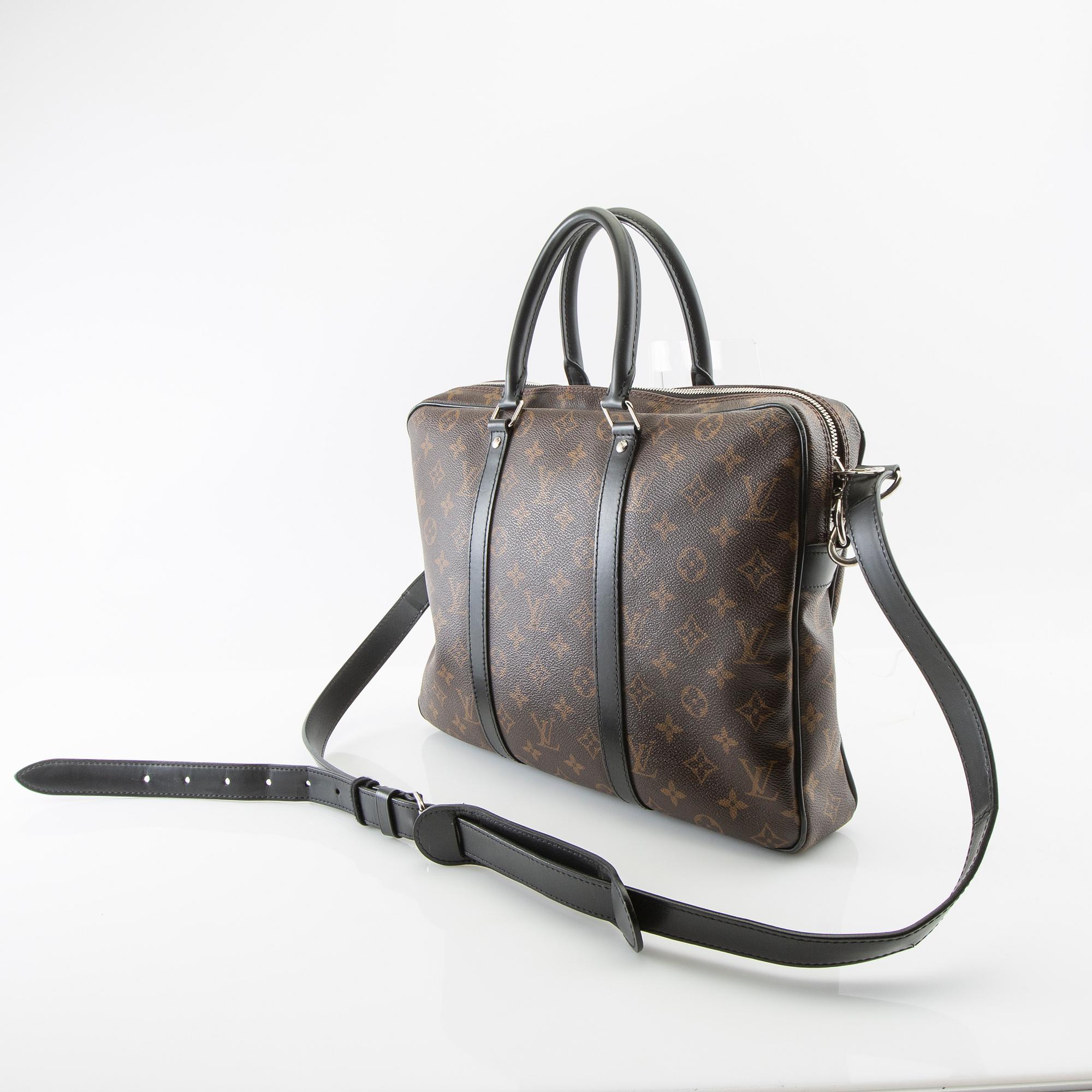 Louis Vuitton, Porte Documents Voyages Bag Macassar.