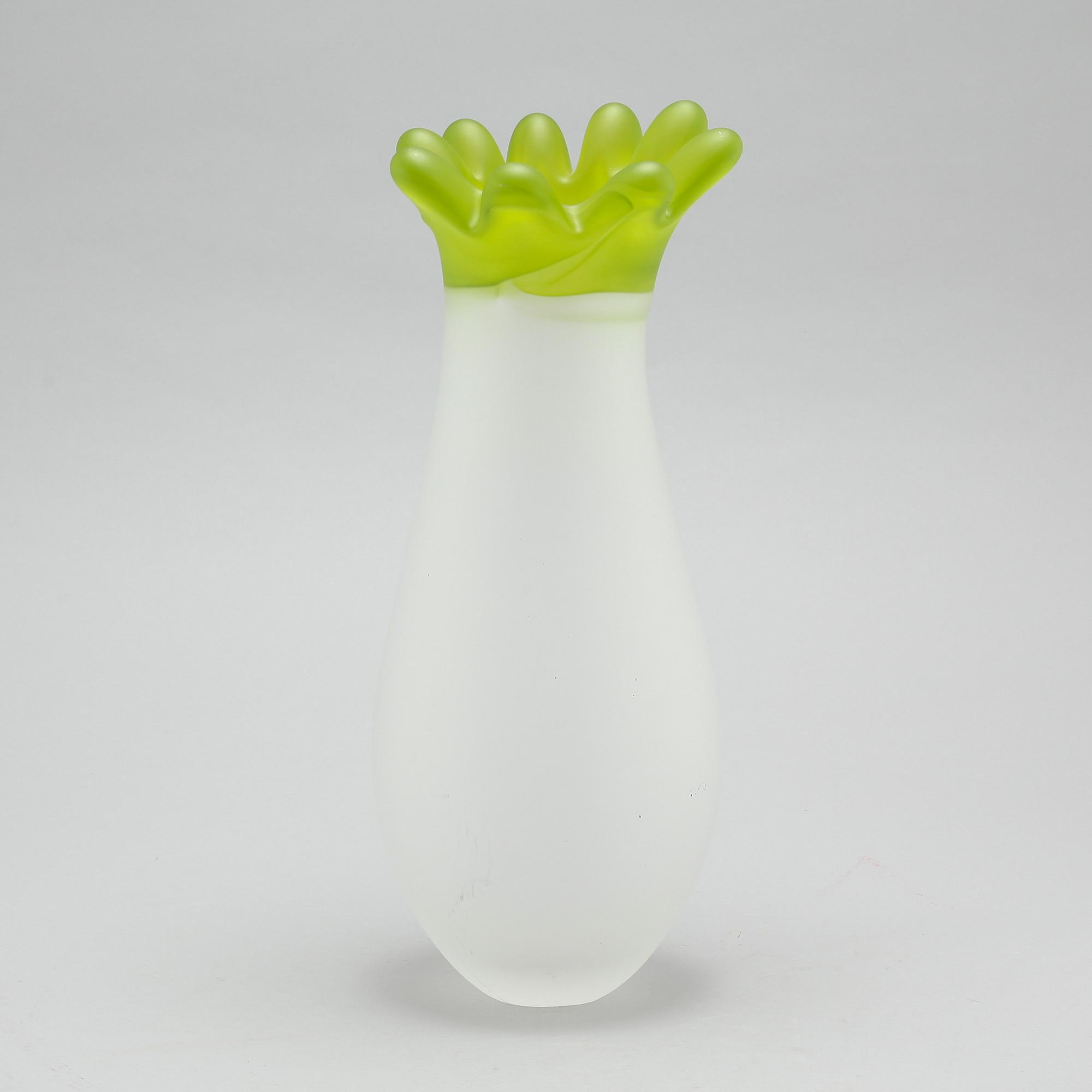 ANN WÅHLSTRÖM, vas, glas, Kosta Boda, signerad och numrerad 1/10.