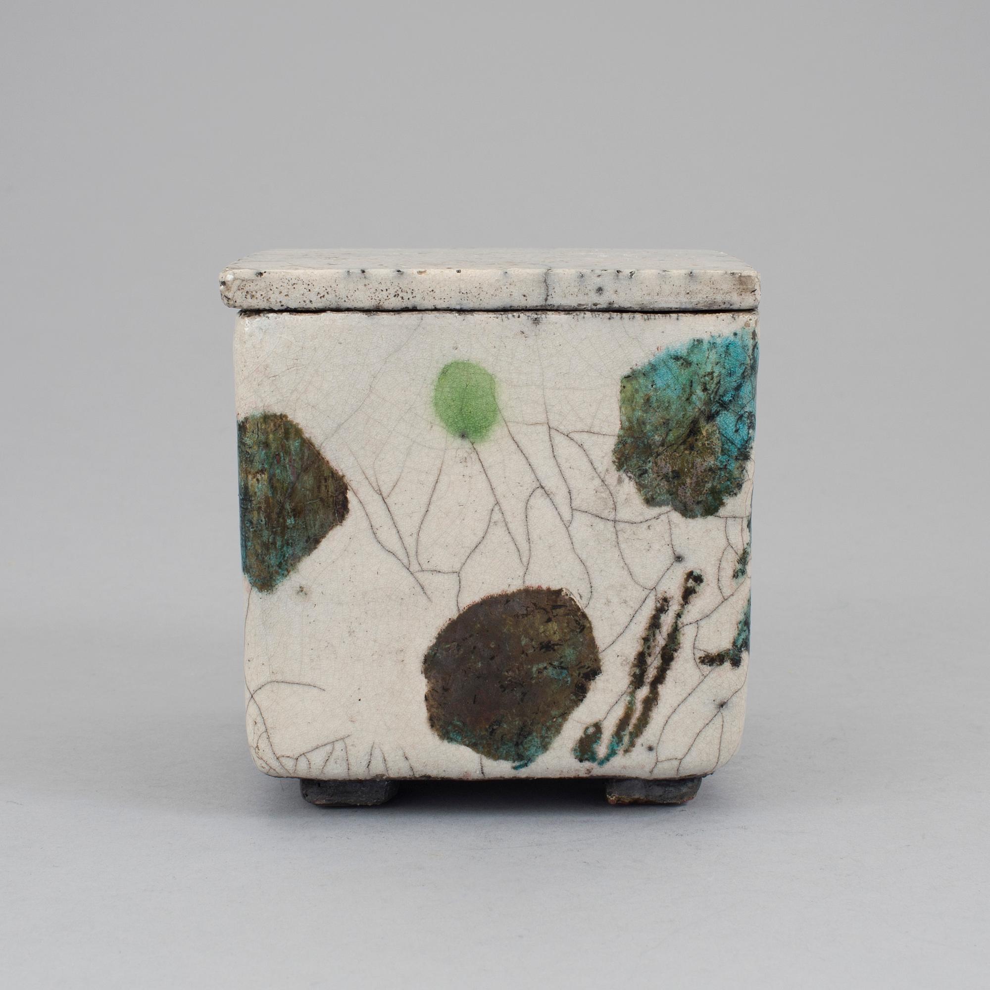 CECILIA KRAITZ, ask med lock, keramik, signerad.