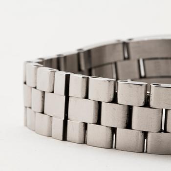 Cartier, Roadster, wristwatch, 31 x 29 (37) mm.
