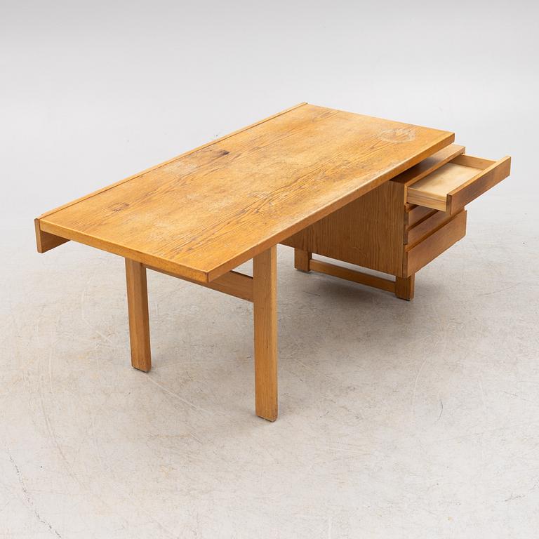 Olavi Hänninen, a 'Paletti' desk, HMN Huonekalu Mikko Nupponen, Lahti, Finland, 1960's.