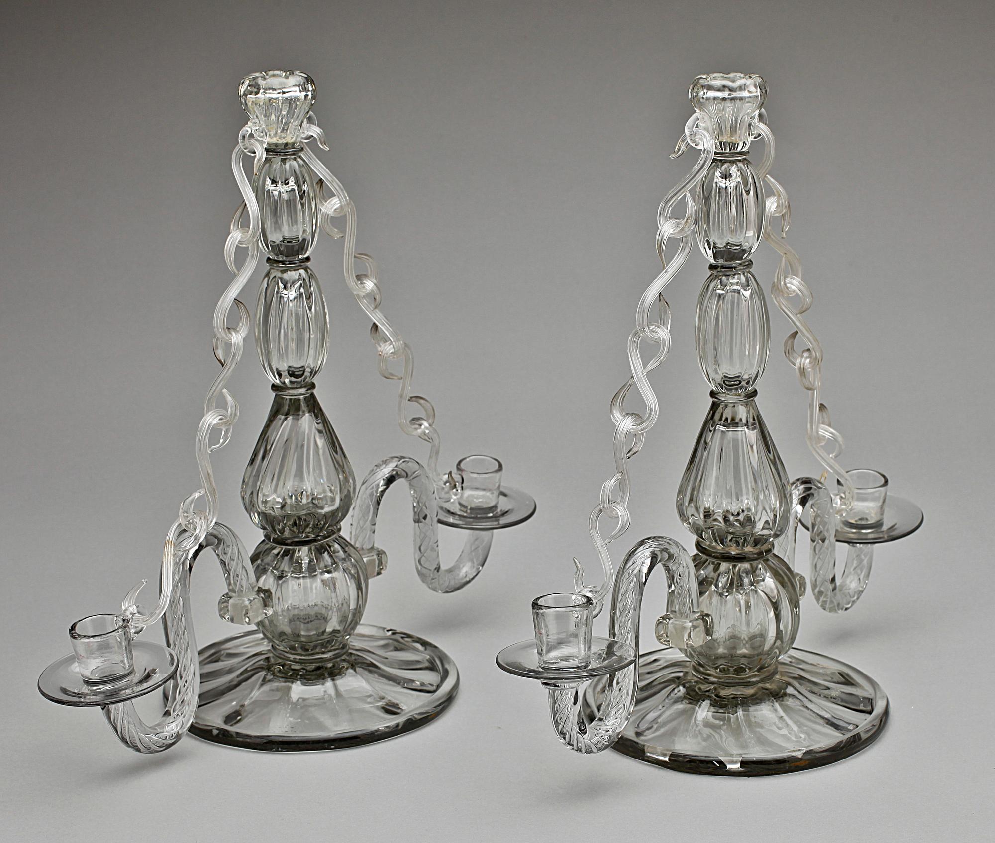 KANDELABRAR, ett par, glas, Strömbergshyttan, 1930/40-tal.