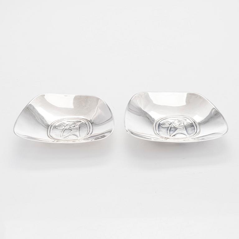 Two silver dishes, Hopeatehdas oy, Helsinki 1959 and 1962.