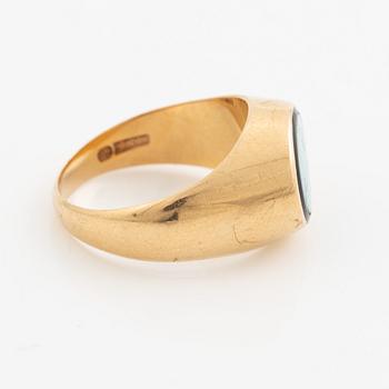 Ring, 18K guld med opal.