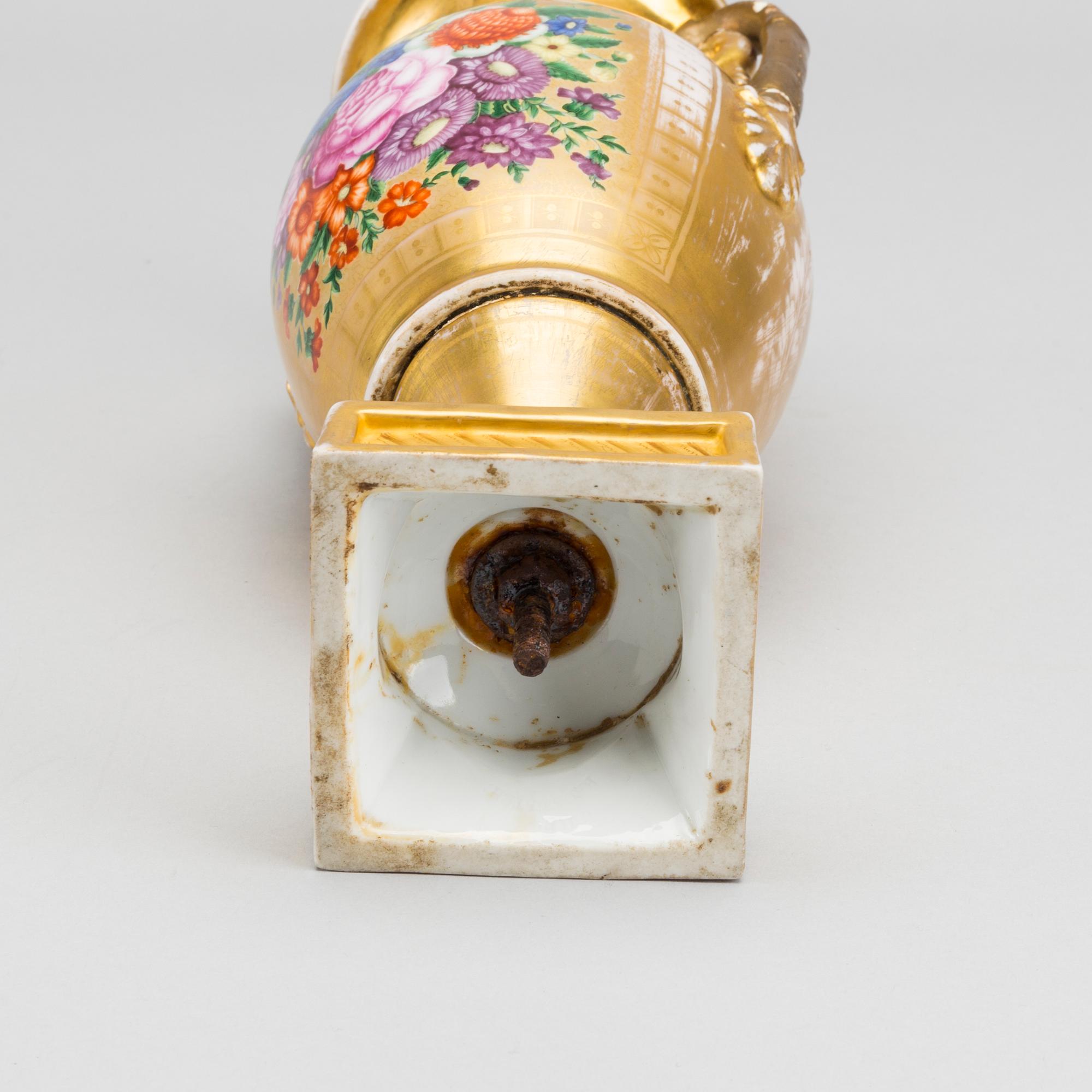 A RUSSIAN URN FROM THE 1820-30'S.