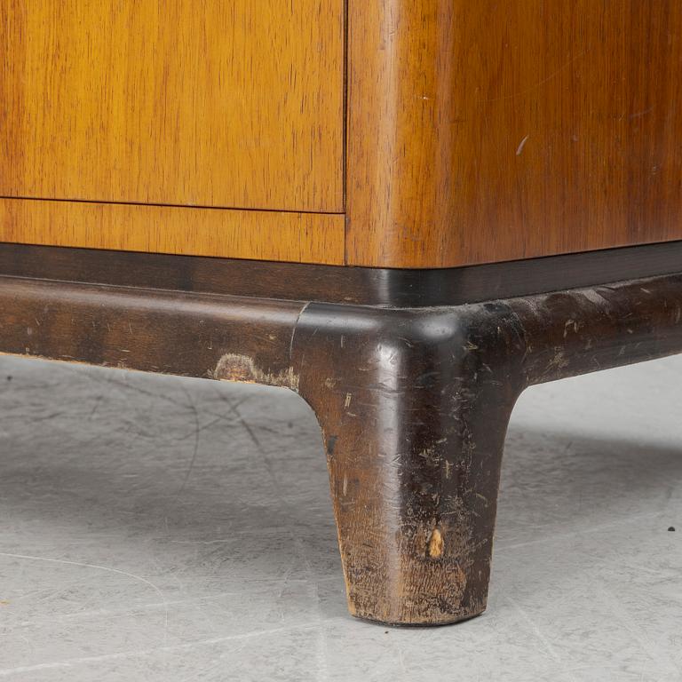 Chest of drawers, first half of the 20th century.