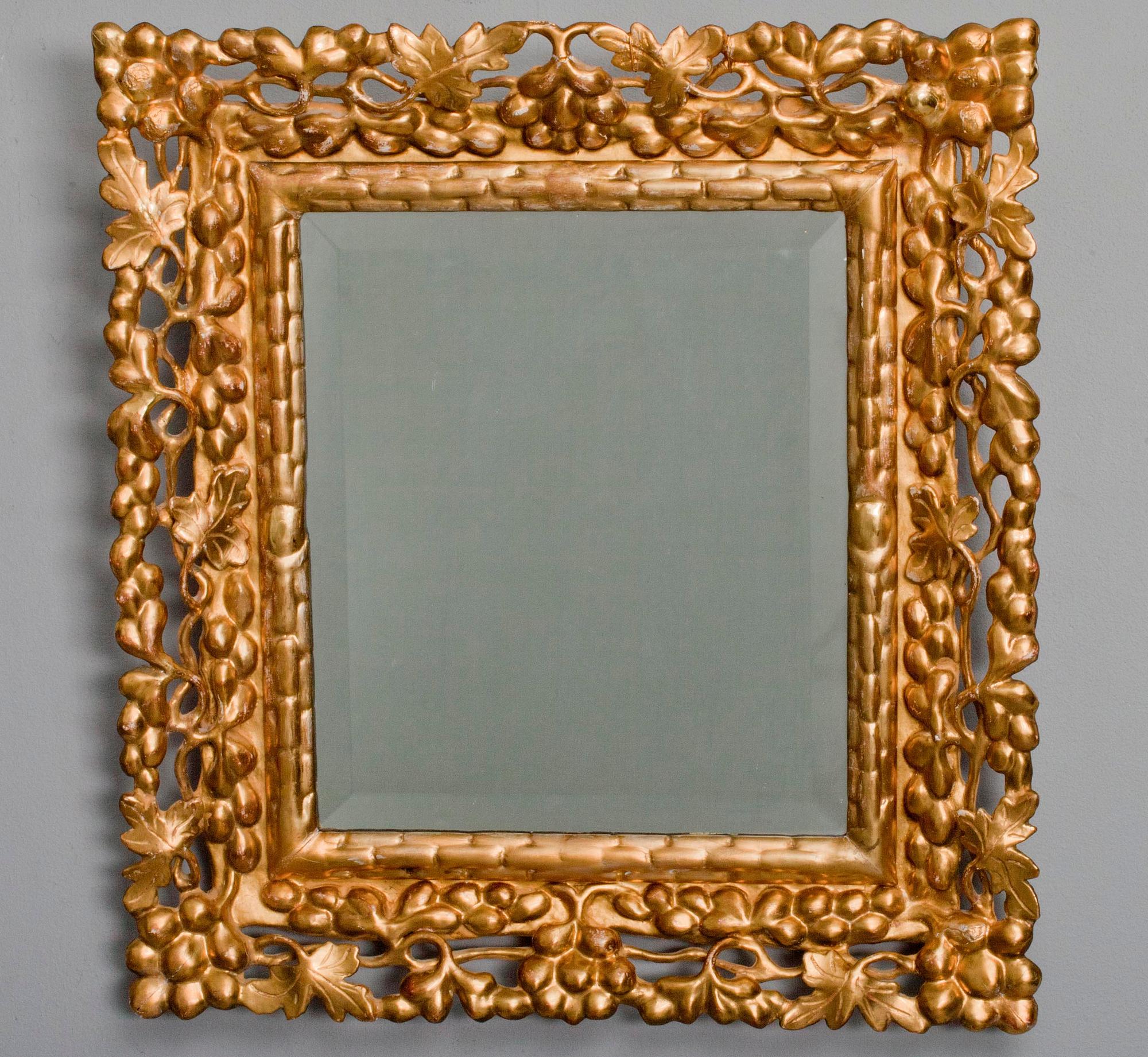 SPEGEL / RAM, förgylld, Ryssland ca 1900.