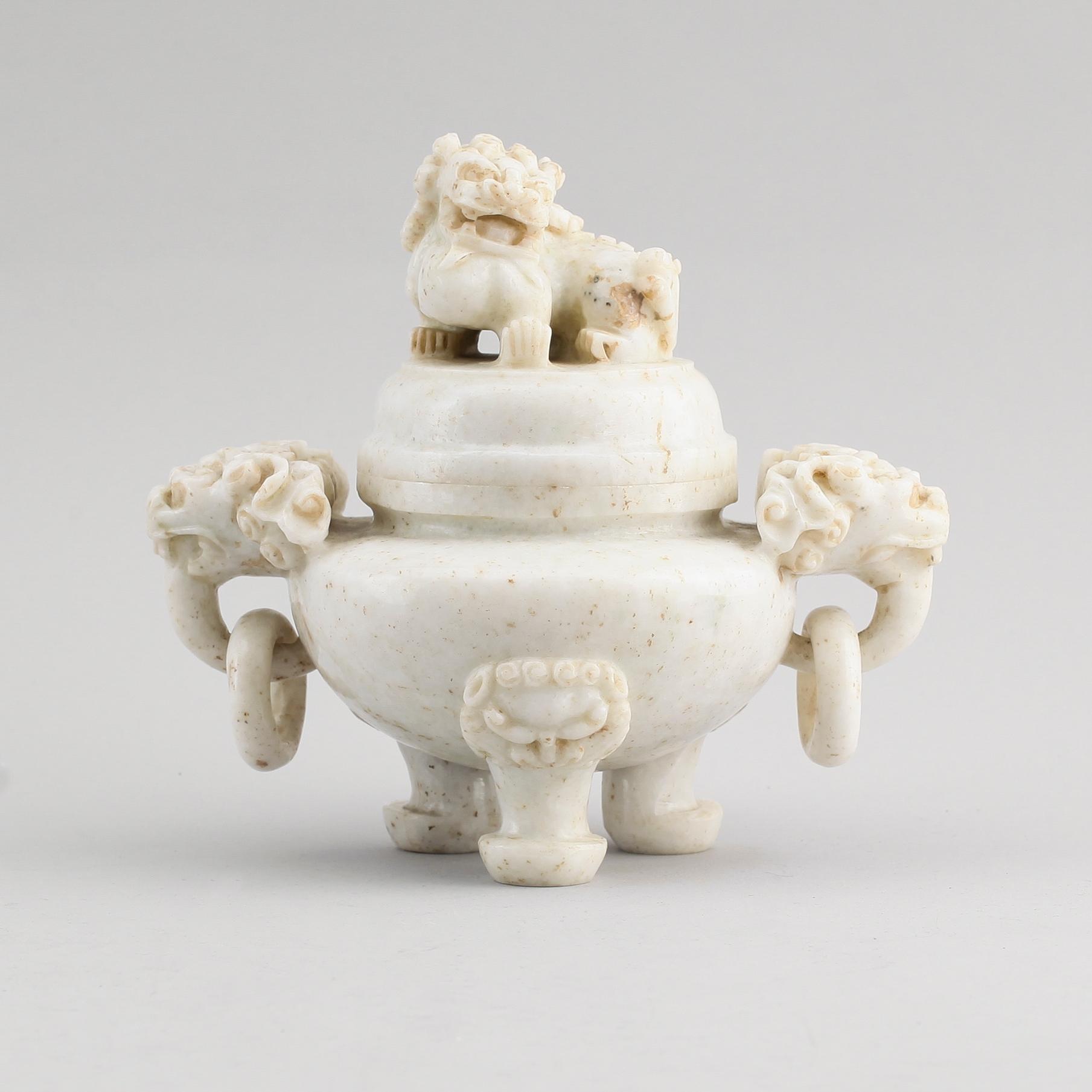 RÖKELSEKAR, nefrit, Kina.