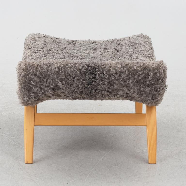 Bruno Mathsson, Armchair with footstool, "Miranda", Bruno Mathsson International, Värnamo, 2001.