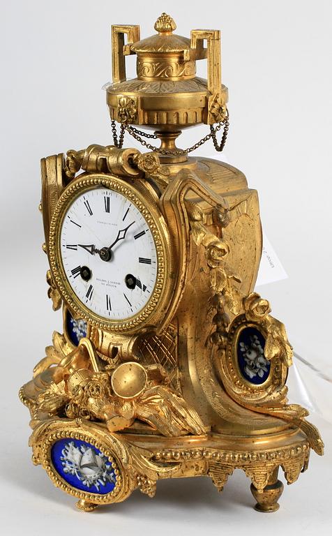 BORDSPENDYL, Louis XVI-stil, 1800-talets andra hälft.