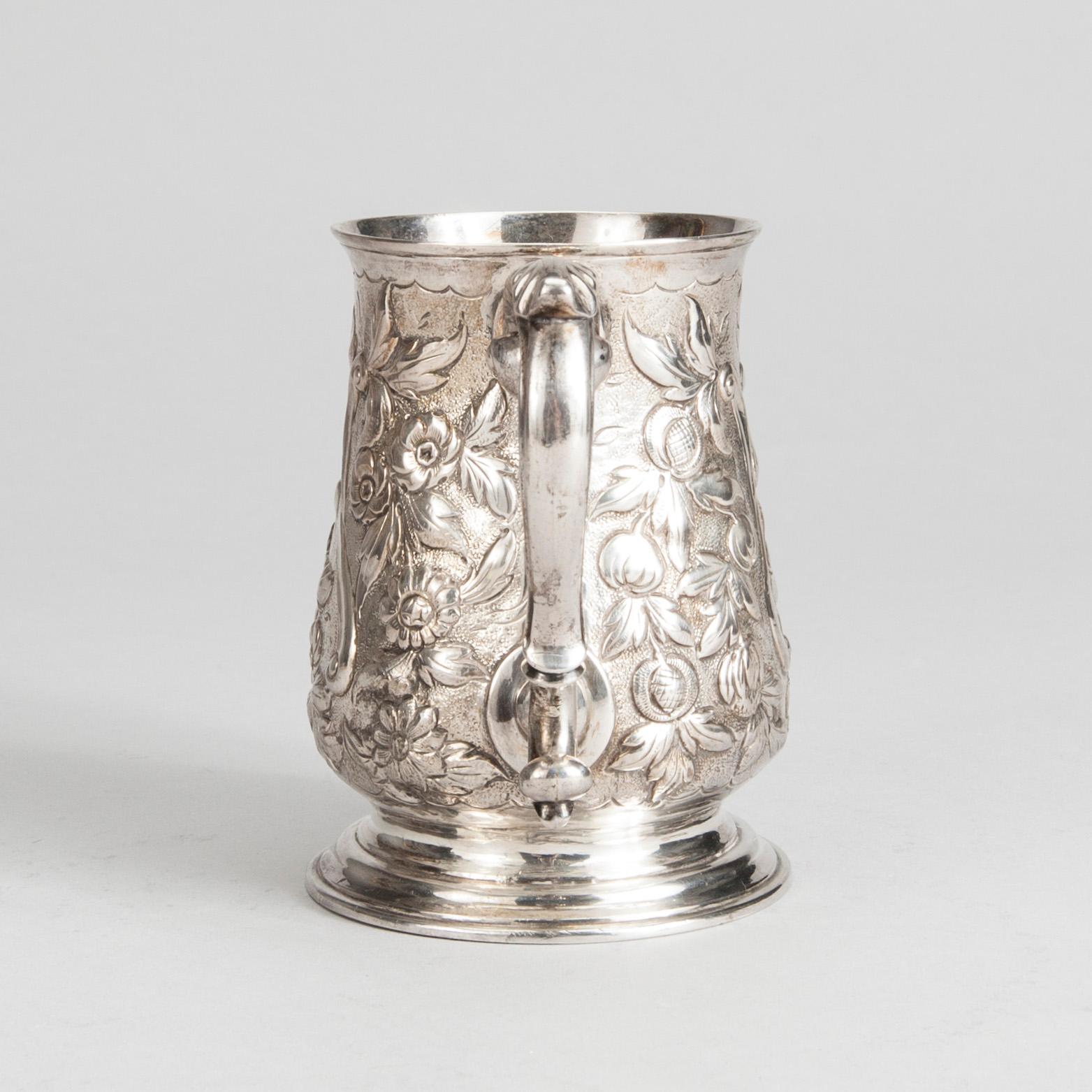 STOP, silver Fuller White, London 1748. Vikt 354 g.