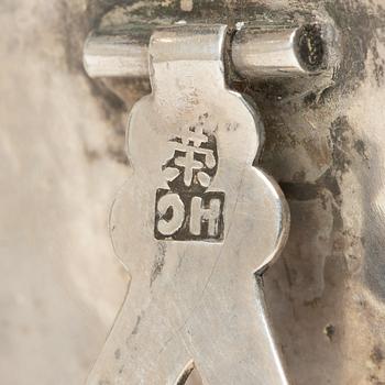 A group of salts and miniatures, part Japanese and Chinese, part silver, around 1900.