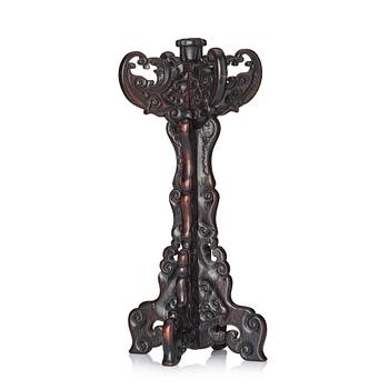 1196. A collapsable hardwood hat stand, Qing dynasty.