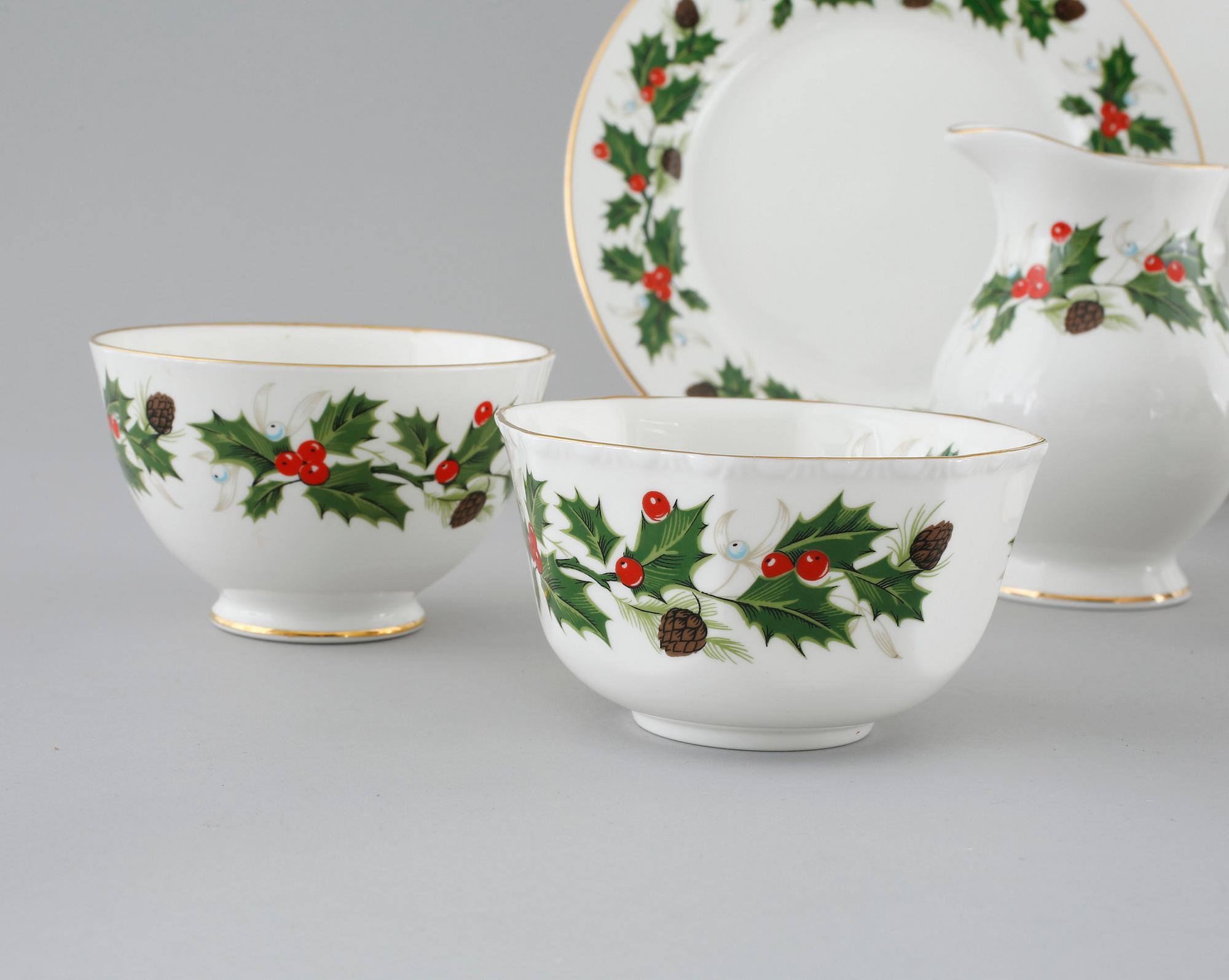 An English christmas china set of 55 pcs, 'Noel' by Royal
