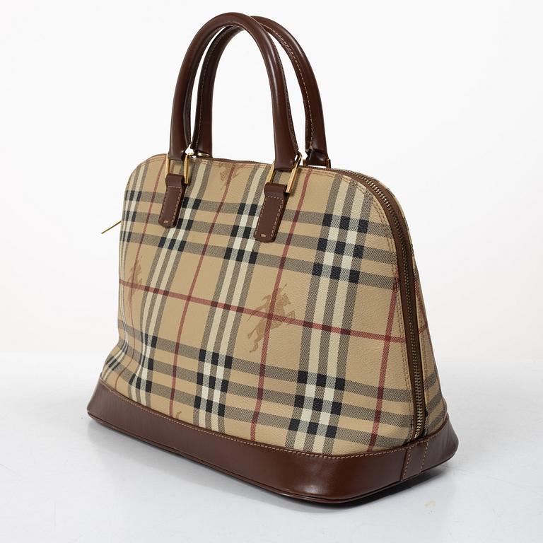 Burberry, väska samt plånbok.