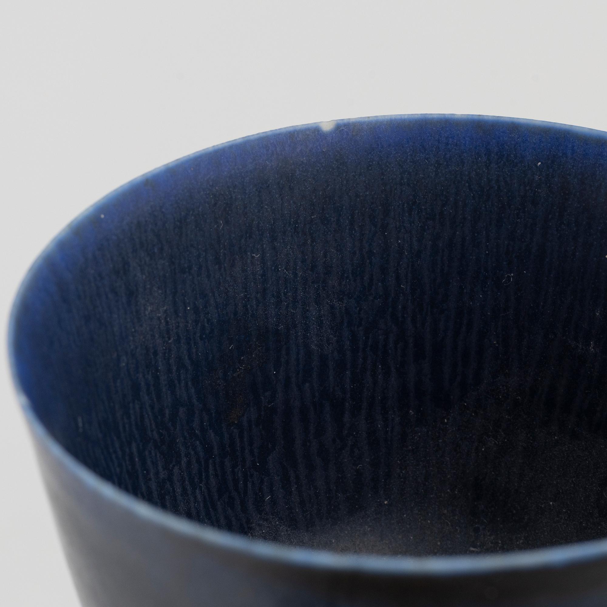 Berndt Friberg, a set of two stoneware bowls, Gustavsberg, Sweden.