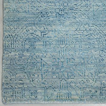 A runner, Oriental, ca 305 x 82 cm.