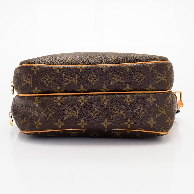 Louis Vuitton, a Monogram Canvas 'Reporter GM' shoulder bag.